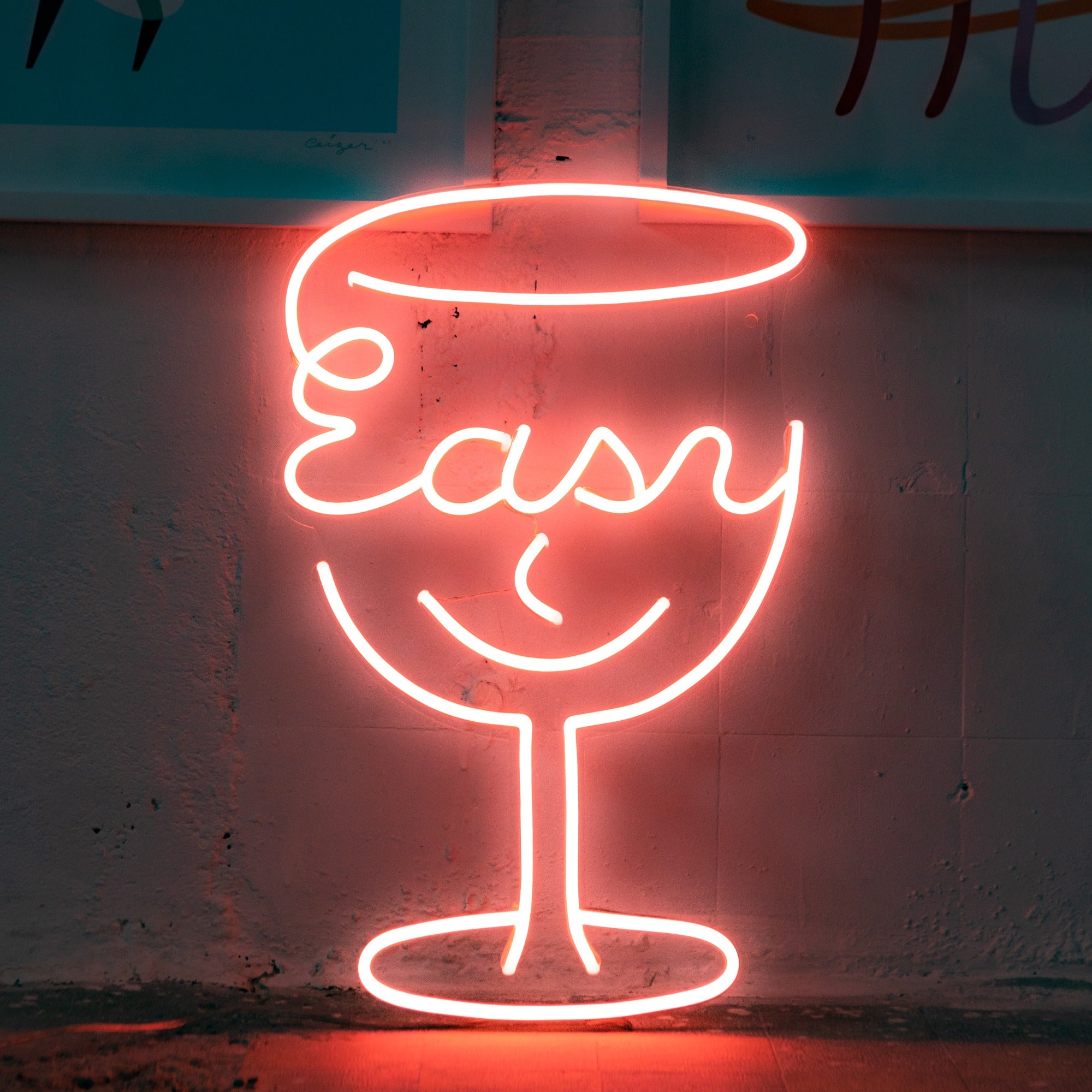 Easy by Ceizer, Zeichen aus Neon-LEDs